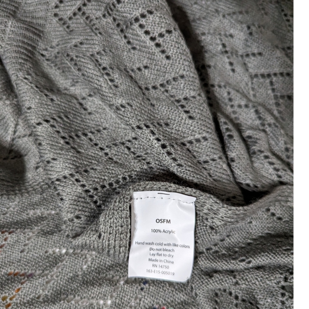 Gray Open Weave Pattern Infinity Scarf‎ (M284) - Picture 2 of 3